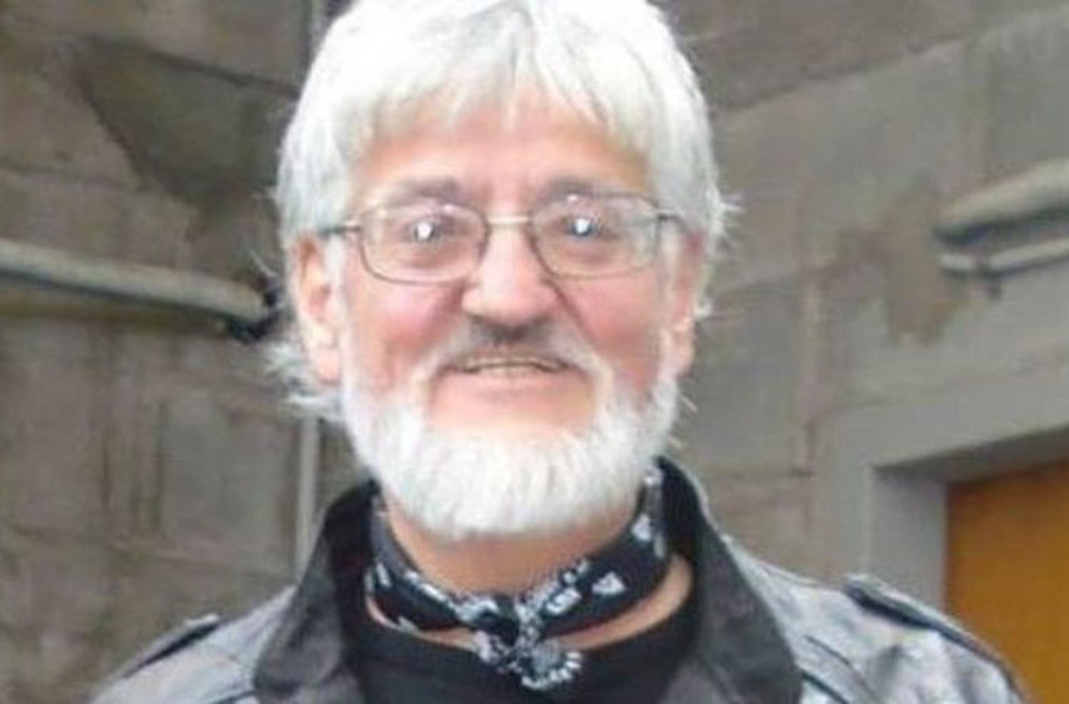 El hombre que murió en el vuelco de un micro en Chascomús había asesinado a un herrero en Mar del Plata