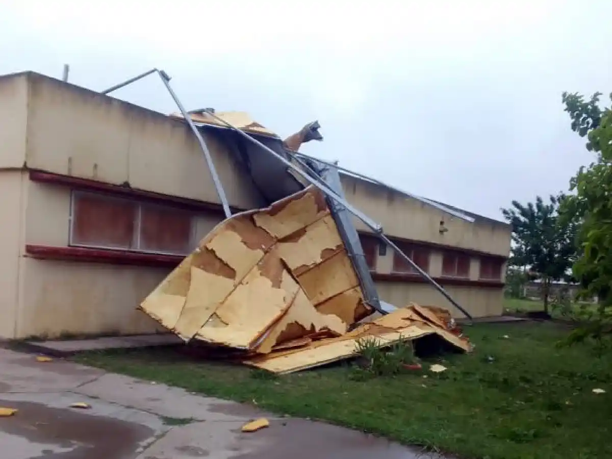 Fuerte tormenta azotó a la ciudad durante la madrugada
