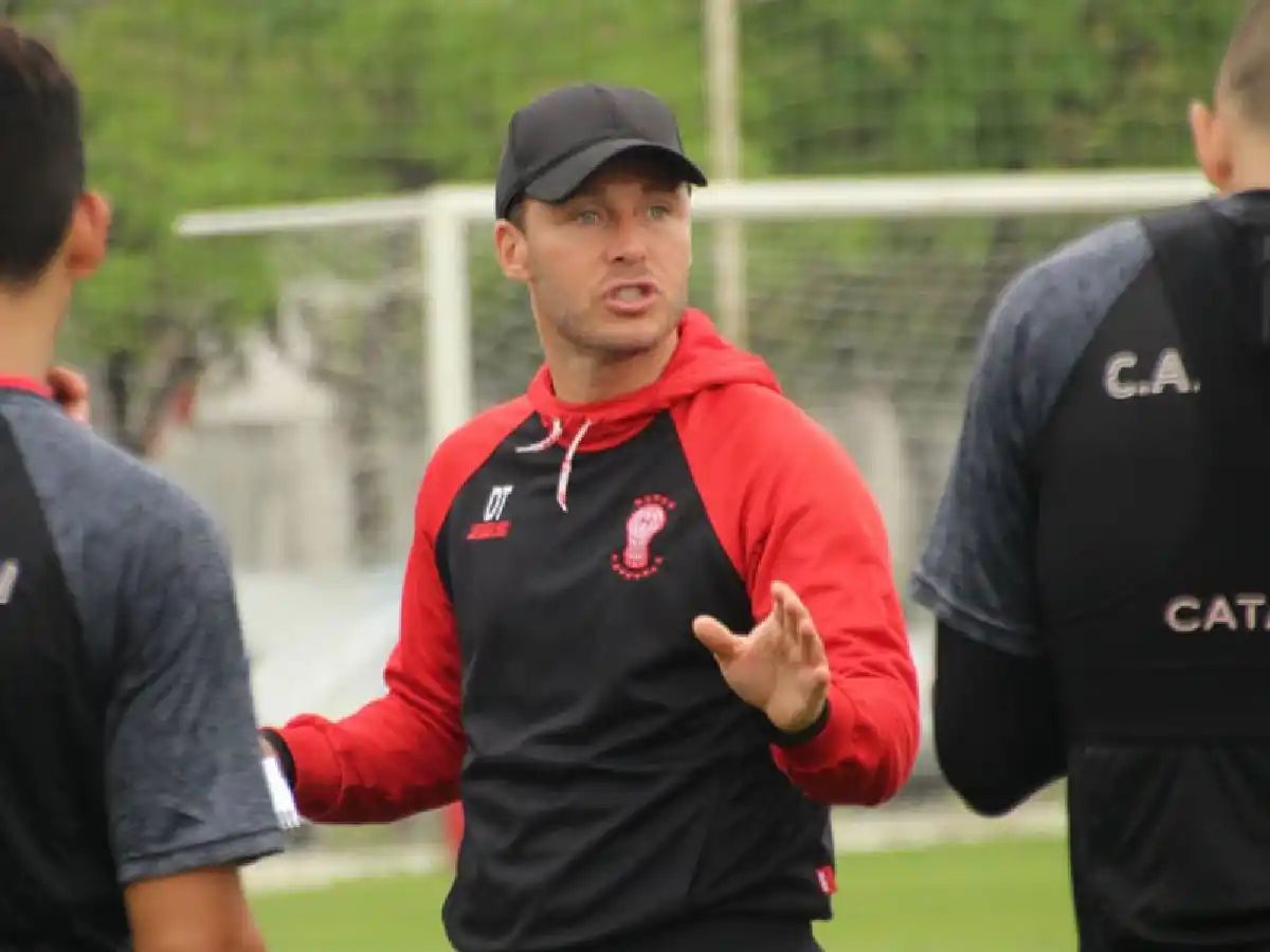 Damonte dejó de ser el entrenador de Huracán