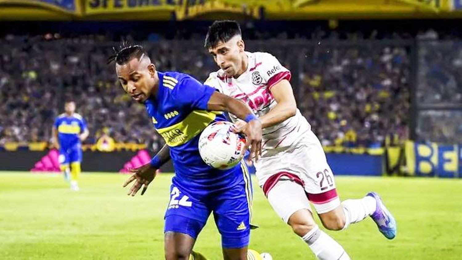 Boca no pasó del empate ante  Lanús