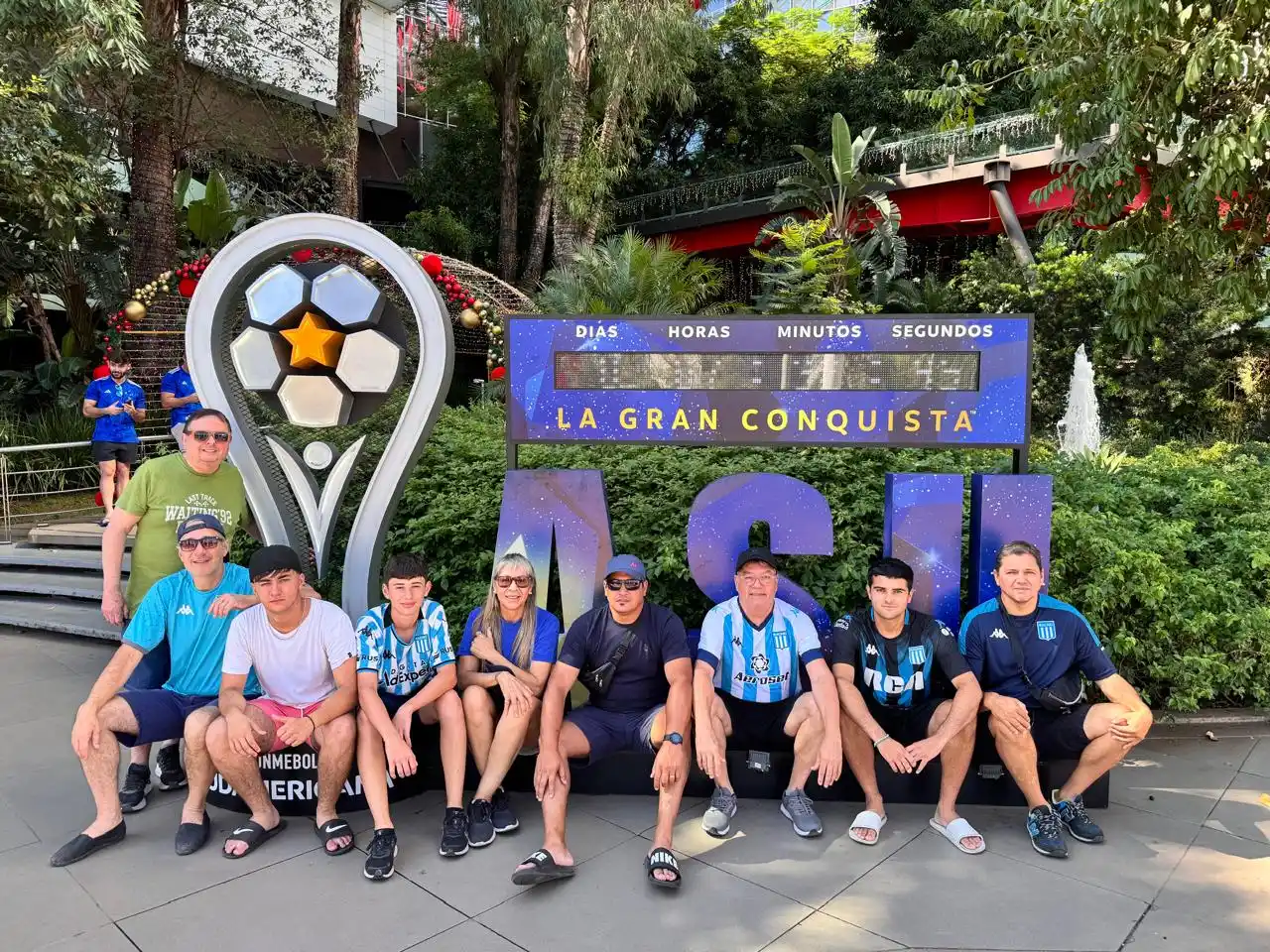 ¡Representantes de la filial de Racing San pedro en Asunción!