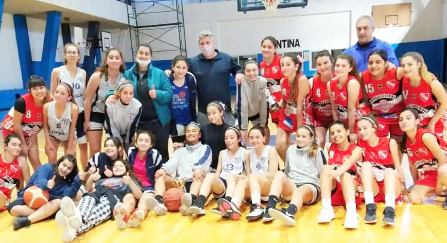 Basquet: Rivadavia festejó en U15