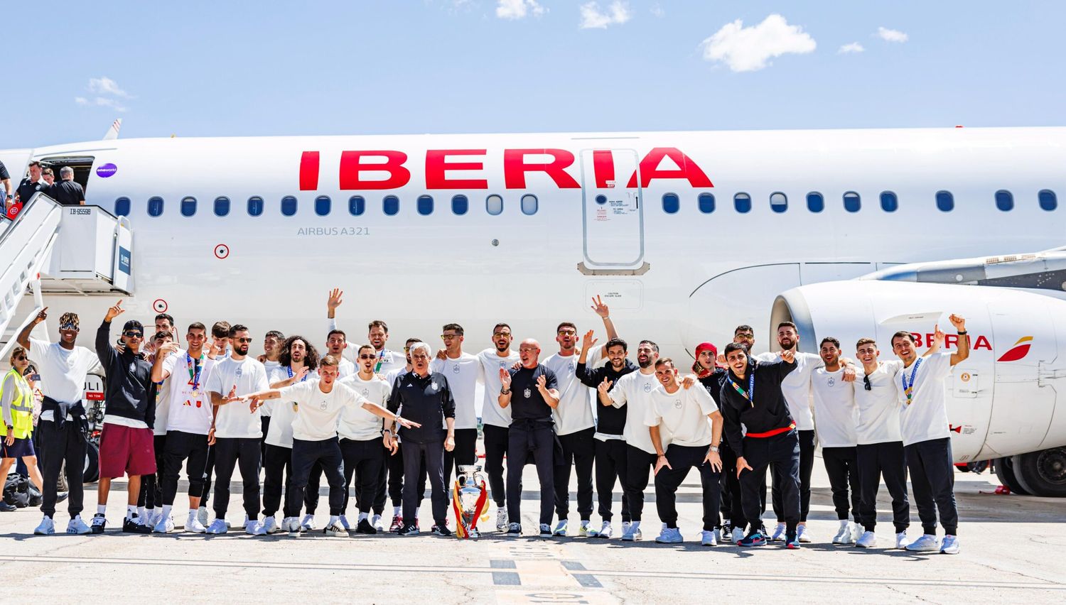 Eurocopa: la Selección Española arribó a Madrid en un Airbus A321 de Iberia