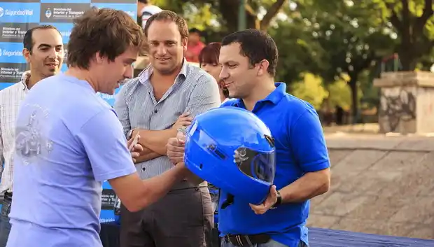 Seguridad vial: Entregaron 200 cascos homologados 