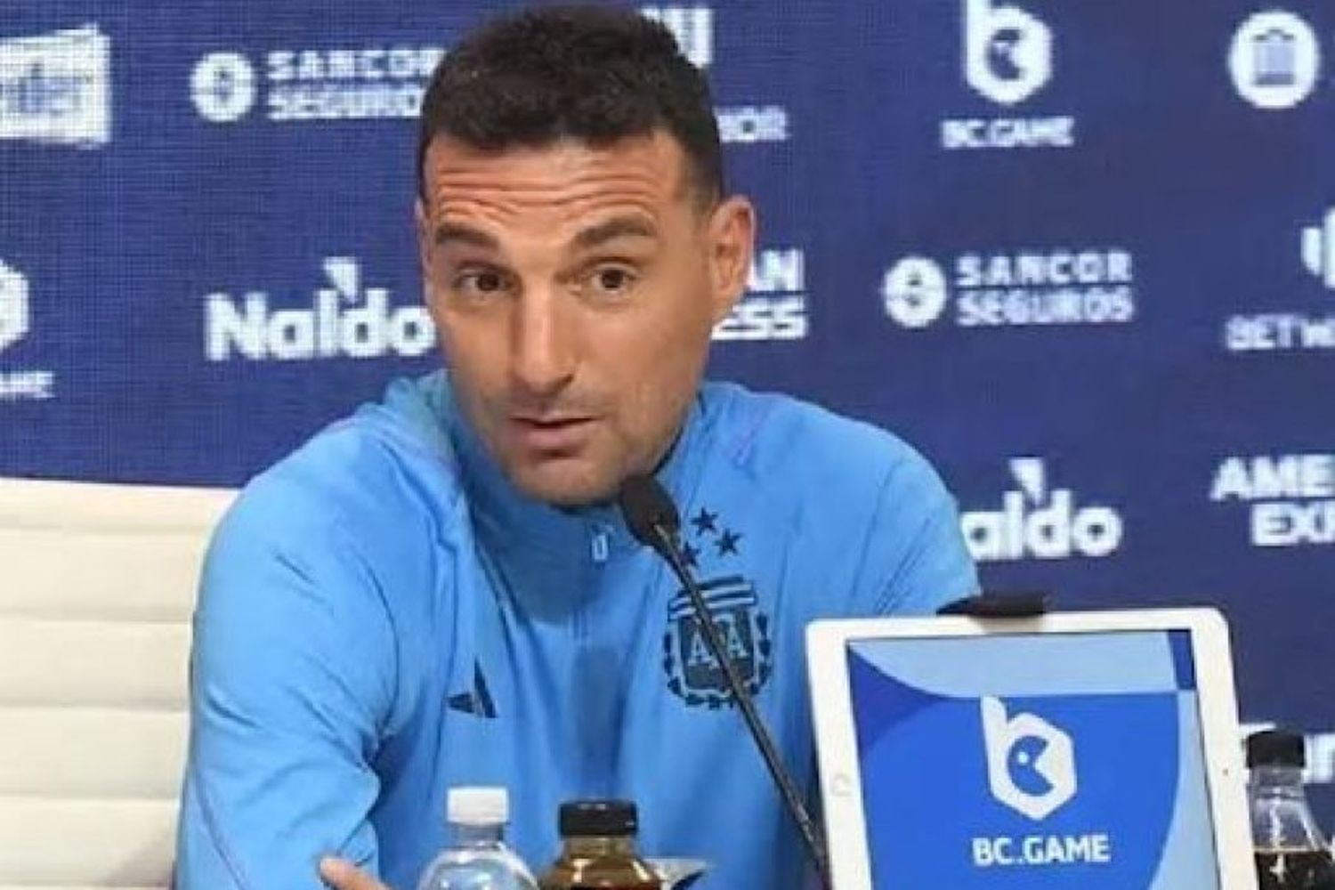 Scaloni solo confirmó a Messi y Di María para la Copa América: “El resto, pico y pala”