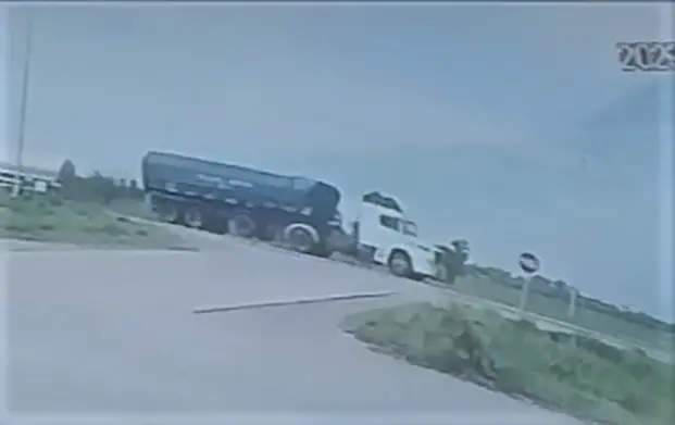 Robo de camiones: declararon el playero y el policía que trabajaban en la estación de servicio al momento del hecho