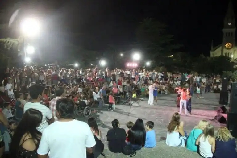 Otra fiesta popular en la Plaza Mitre