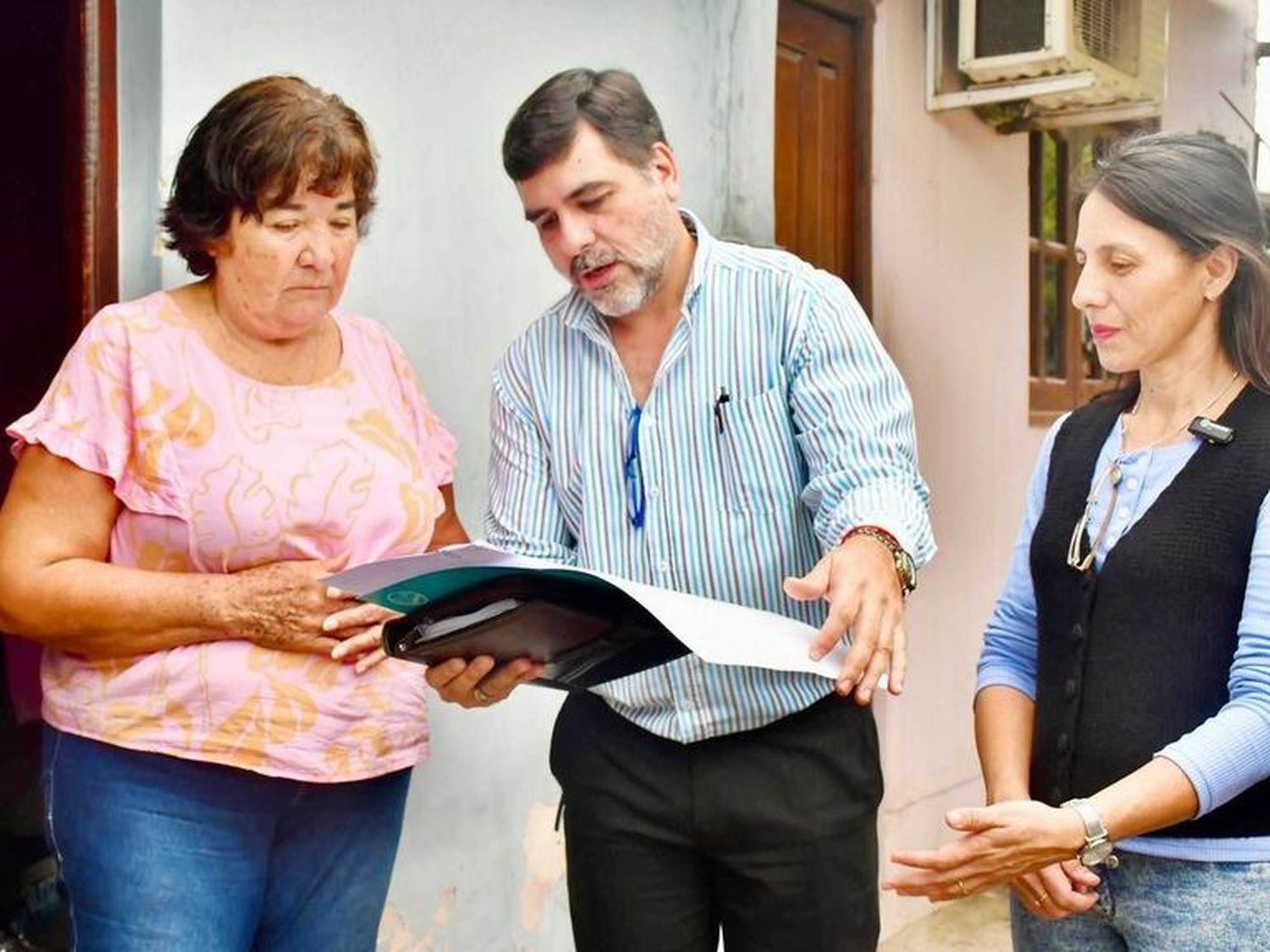 El municipio entregó nuevos decretos
de adjudicación en venta a vecinos