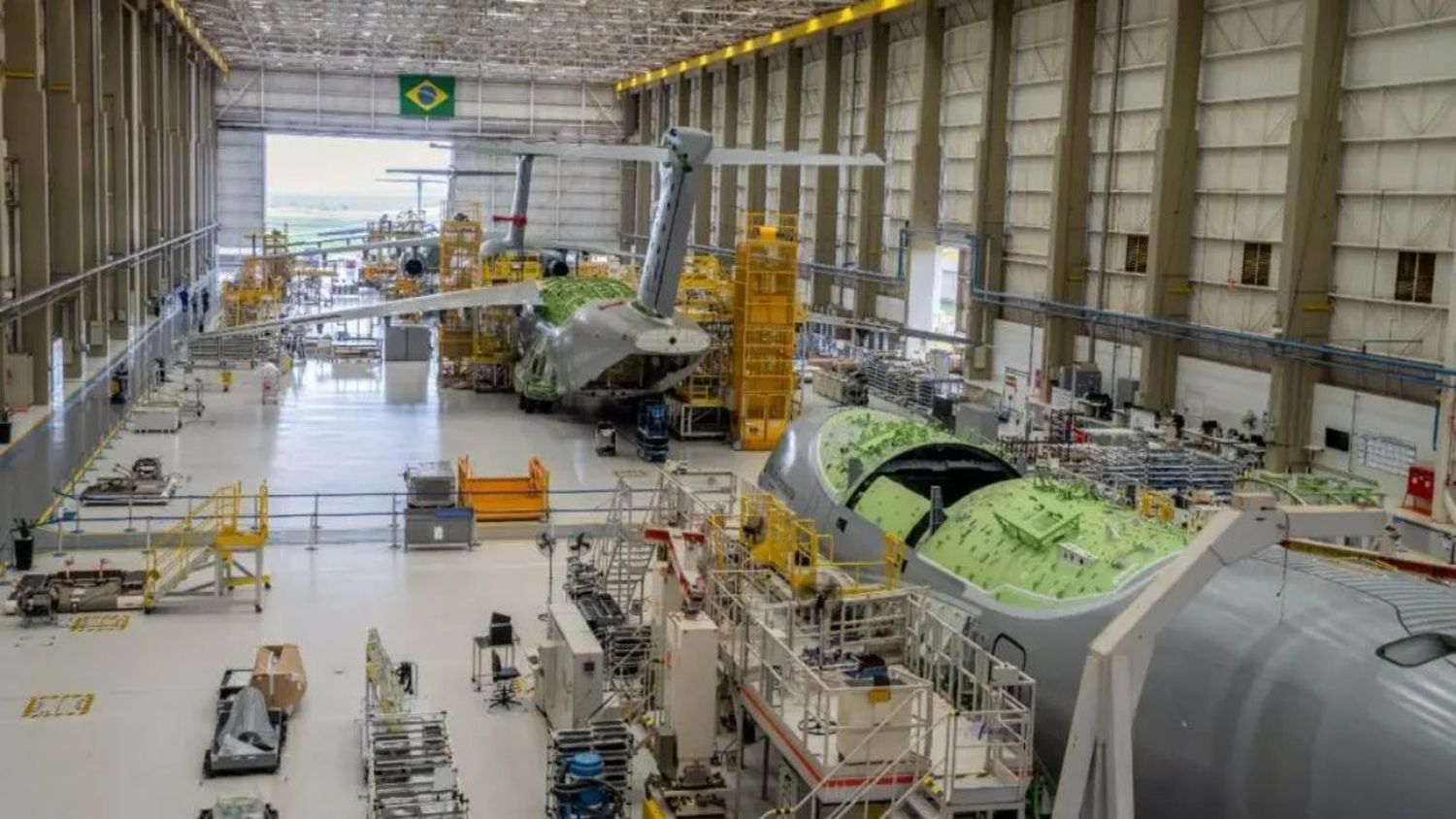 FAdeA envió a Embraer un nuevo lote de componentes para el KC-390