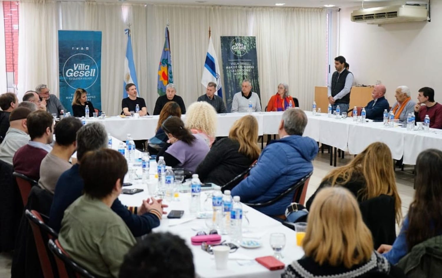 Villa Gesell: Con la presencia de Augusto Costa, el PJ bonaerense organizó un plenario sobre turismo