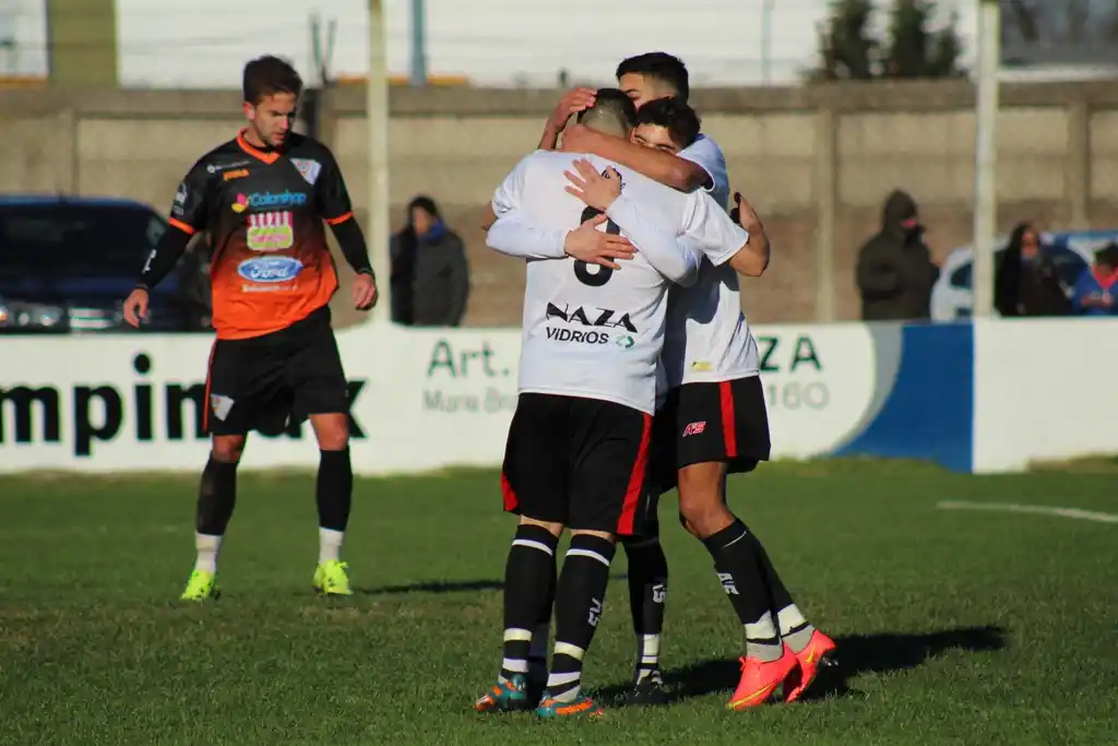 Primero para River y tres punteros