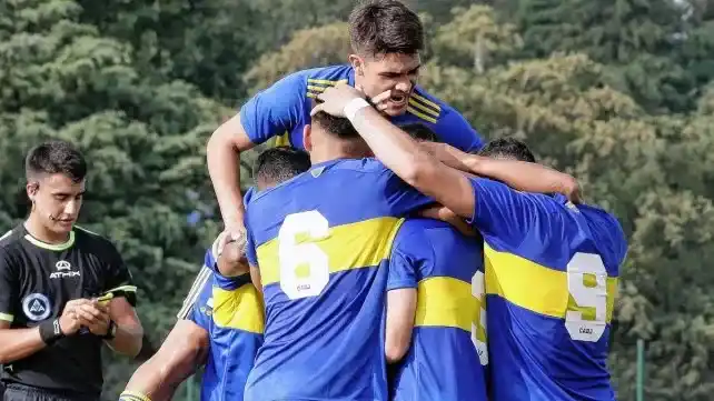 Agustín Almendra volvió a jugar y le dio la victoria a la reserva de Boca