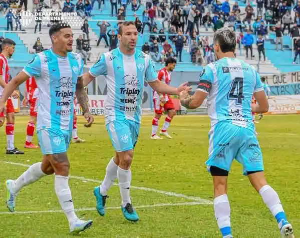 Atlético Paraná perdió en Salta
y bajó a zona de descenso