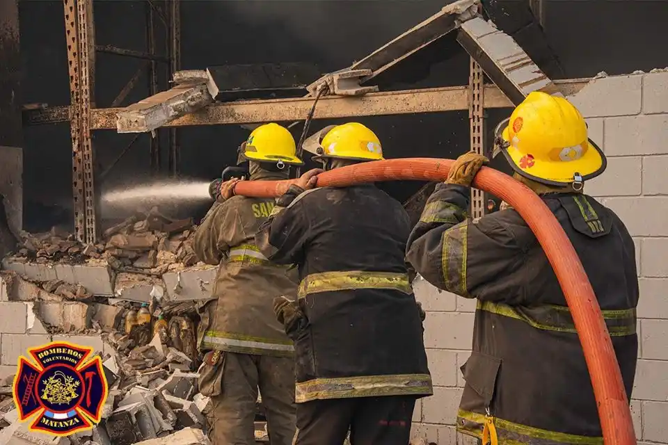 En el Día del Bombero Voluntario, cuarteles de todo el país tocarán la sirena durante un minuto