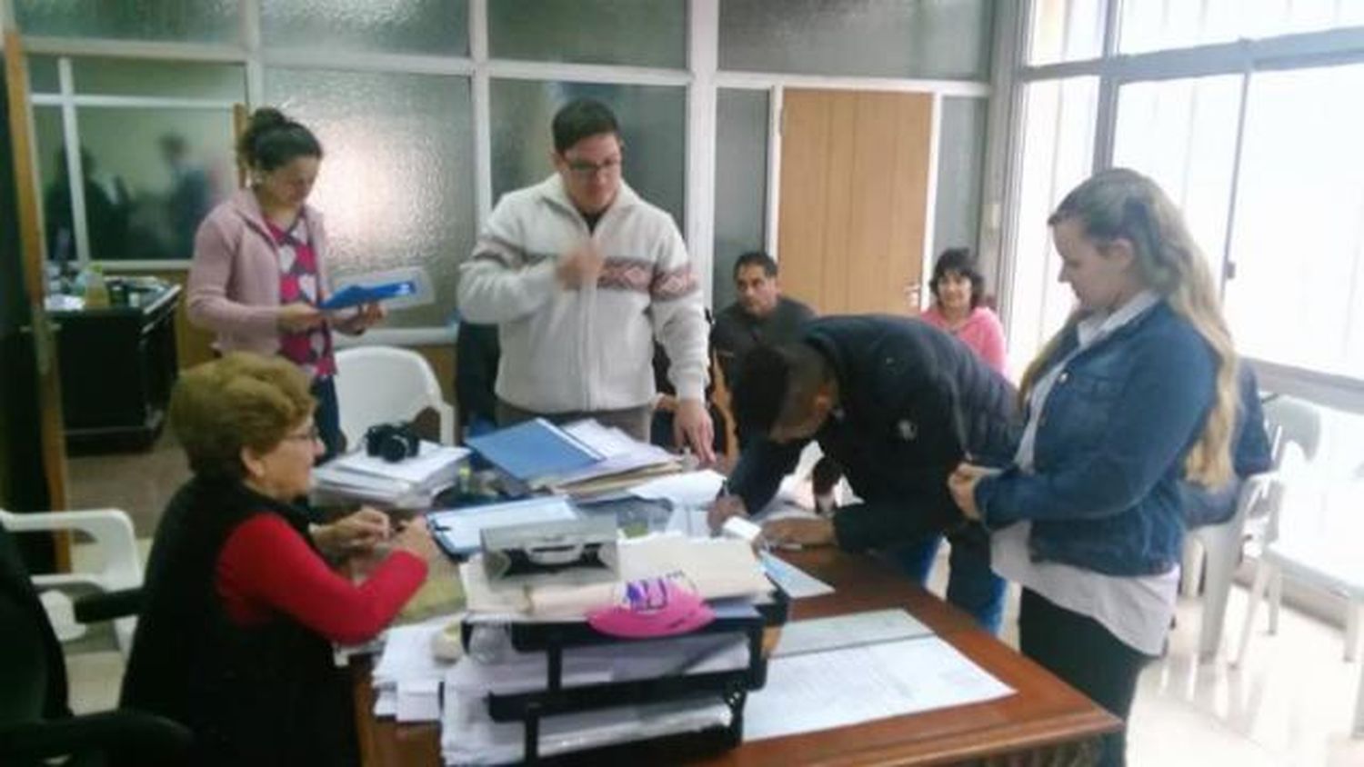 Firma de convenio de construcción de 6 viviendas esfuerzo compartido