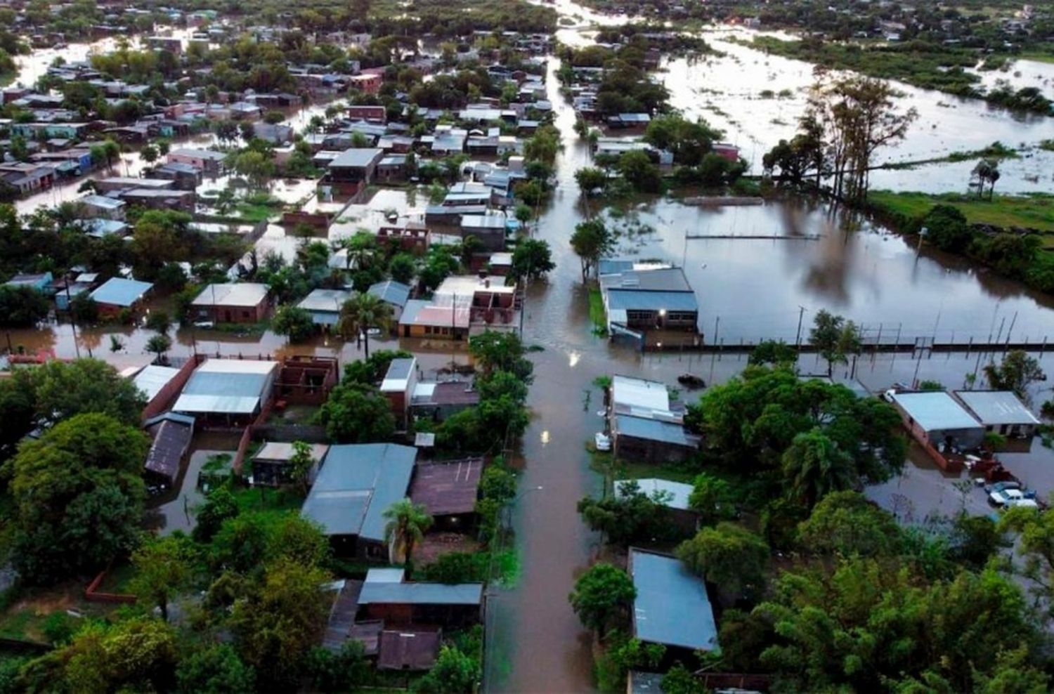 Permanecen evacuadas 328 personas por las lluvias y las inundaciones en Corrientes