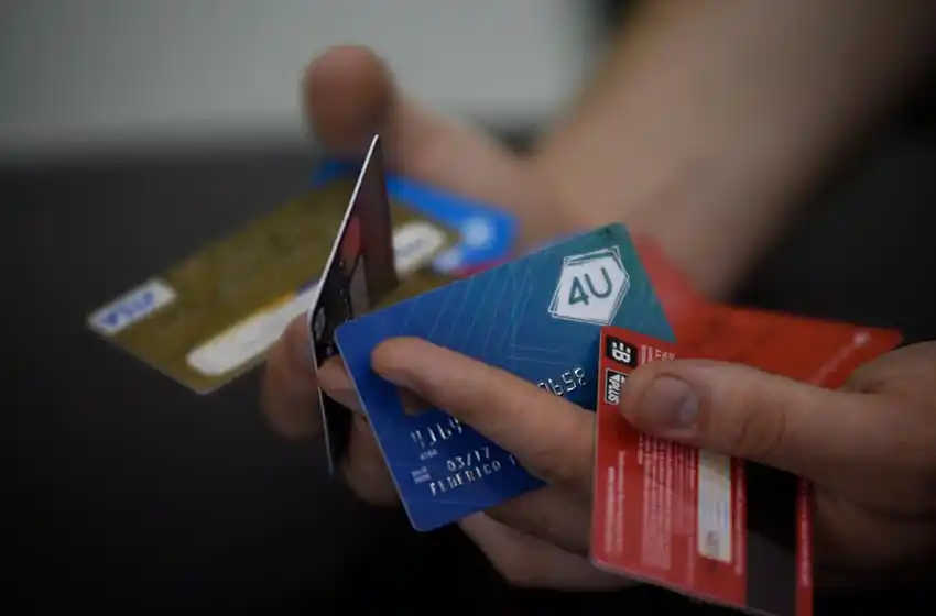 Economistas alertan sobre cómo cancelar la tarjeta de crédito sin sorpresas