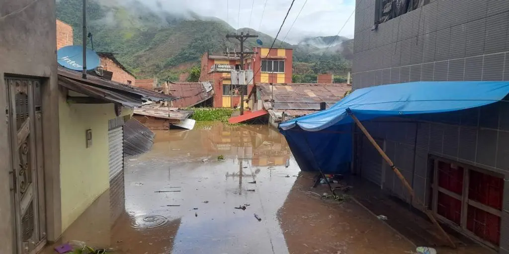 LLUVIAS CAUSAN ESTRAGOS EN BOLIVIA: 22 fallecidos y 9 mil 625 familias afectadas