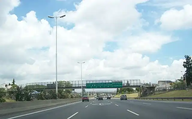 El hecho ocurrió a la altura del kilómetro 49.5 de la autopista del Oeste.