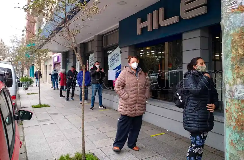 Donde vota Sívori comenzaron con demoras en las mesas