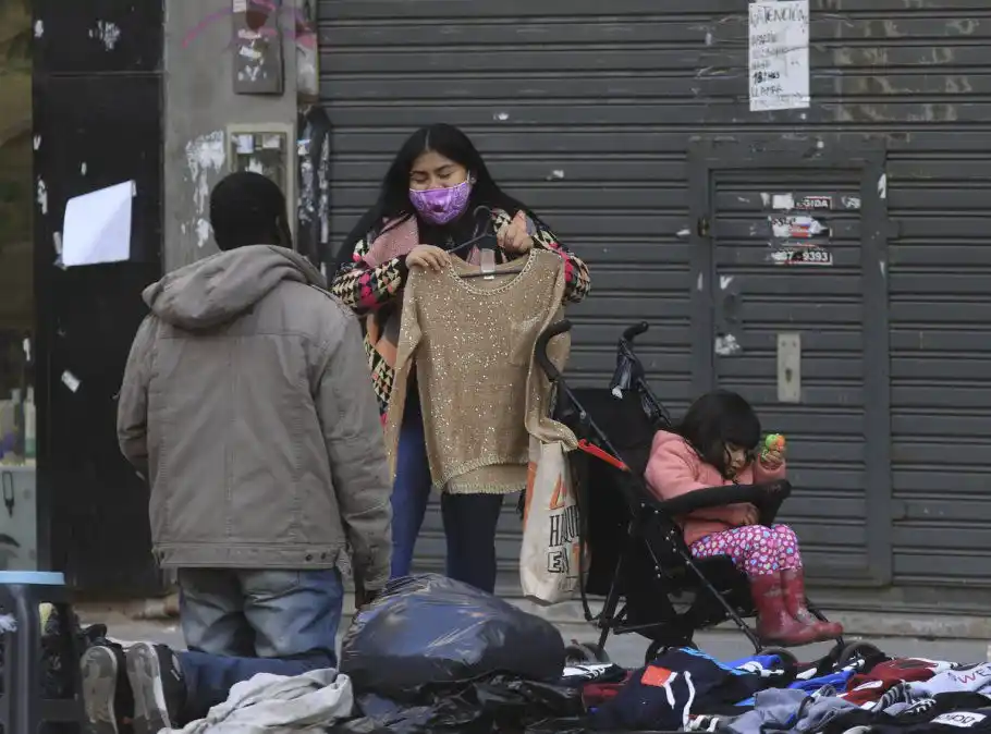 Una familia tipo necesitó en julio $44.521 para no ser pobre