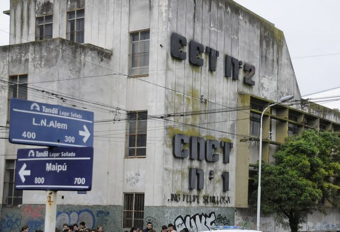 Denunciaron y apartaron a un docente de Técnica 2 por acosar a estudiantes