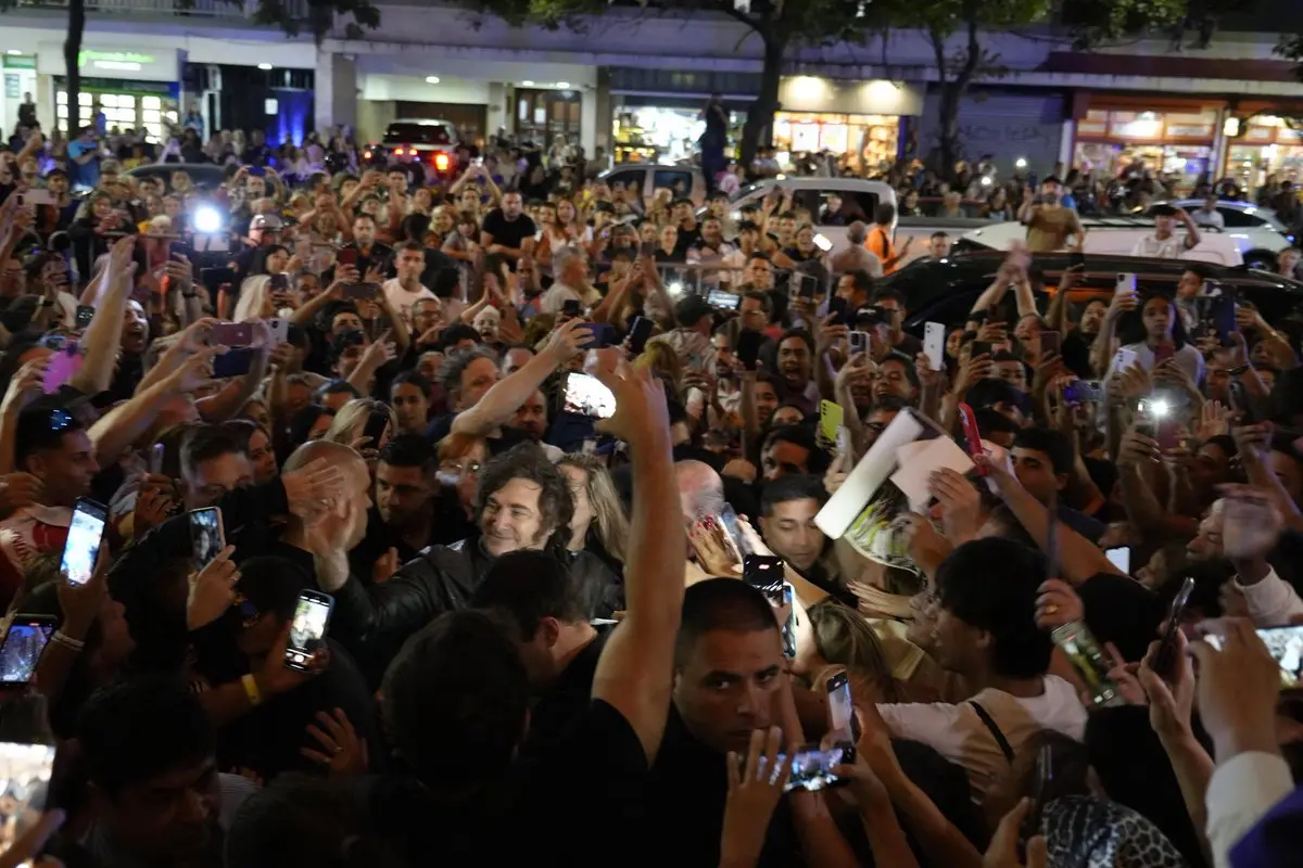Una multitud recibió a Milei en Mar del Plata.