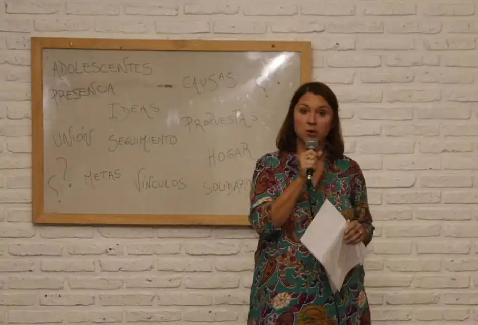 Advierten que las escuelas no pueden hacerse cargo de todo