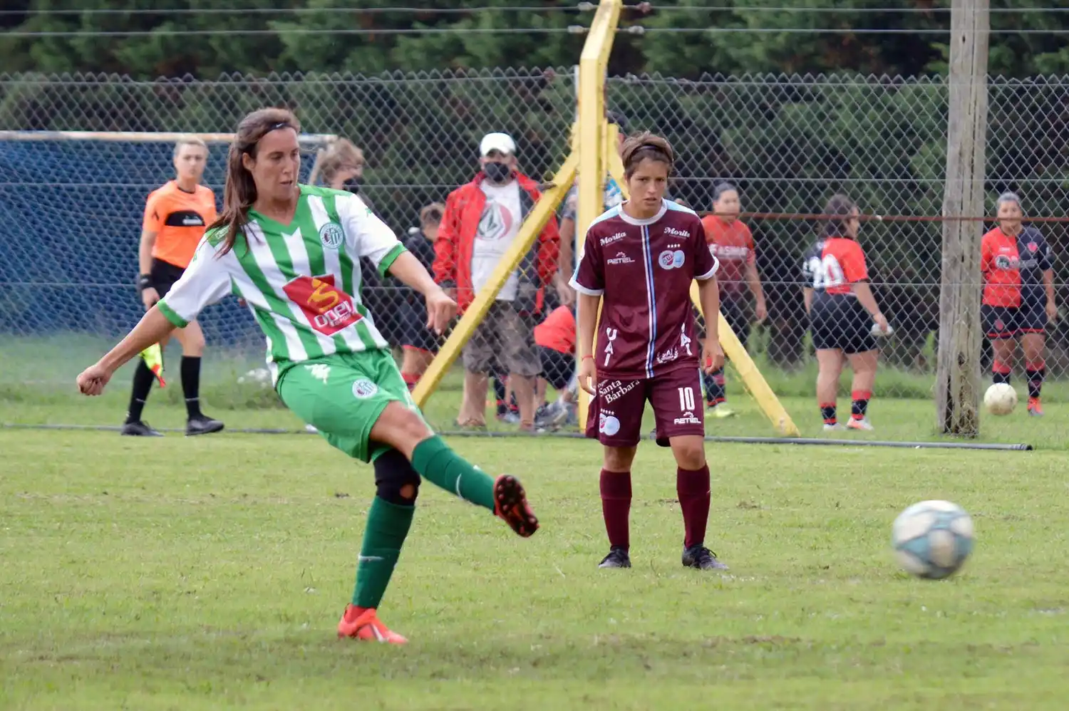 Debuta el Futbol Femenino