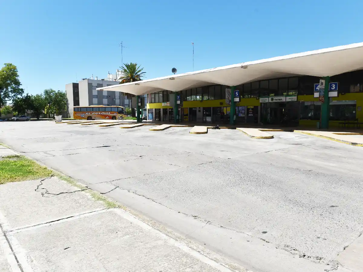 El transporte interurbano de Córdoba inicia un paro de cuatro días por deuda salarial