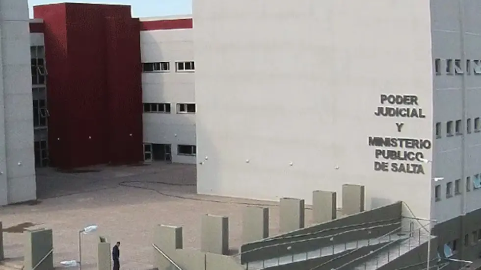 Allanaron domicilios en Salta por una investigación vinculada al ataque en una escuela de San Cristóbal