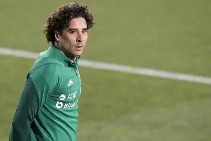 El arquero mexicano Guillermo "Memo" Ochoa podría regresar al futbol nacional de la mano de Rayados, que lo considera como opción para disputar el Mundial de Clubes 2025/ Los Angeles Times