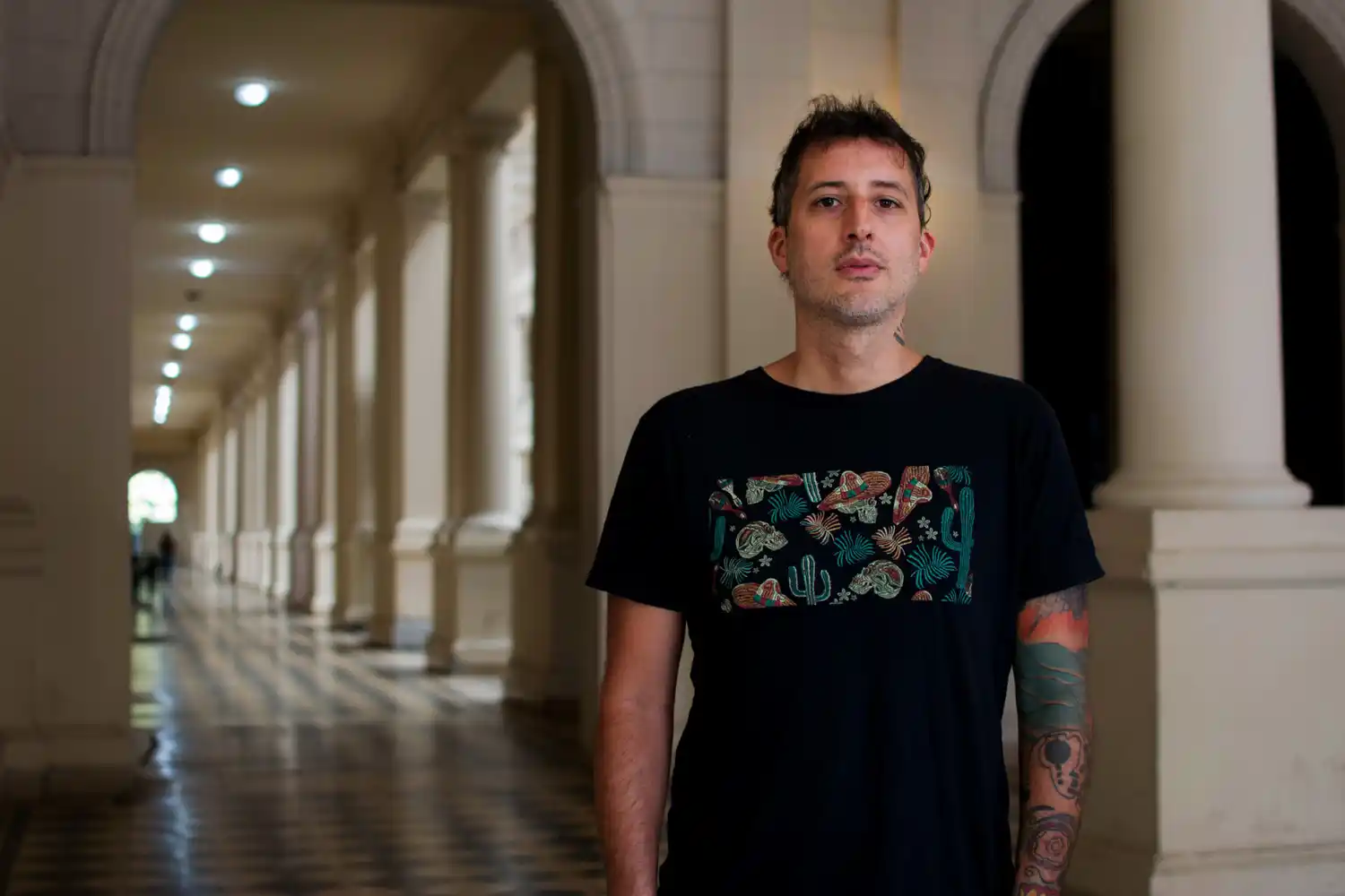 Matías Moscoso publicará en los próximos días “Chanchos en la ruta”, su primera novela.