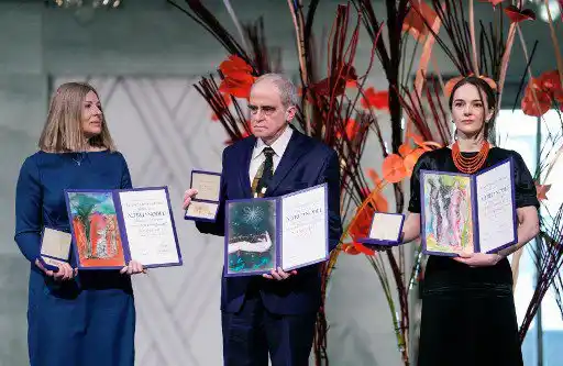 Ganadores del Nobel de la Paz critican la guerra «insensata y criminal» de Putin