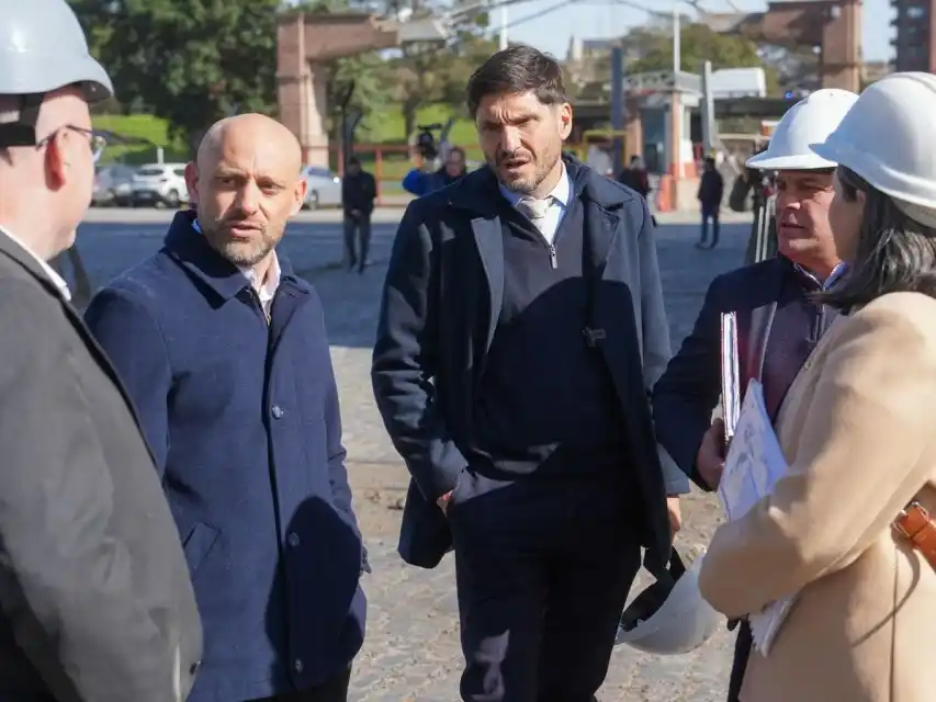 Pullaro aseguró que “nuestro país se va a desarrollar en los próximos años si somos inteligentes y no derrochamos la plata”.