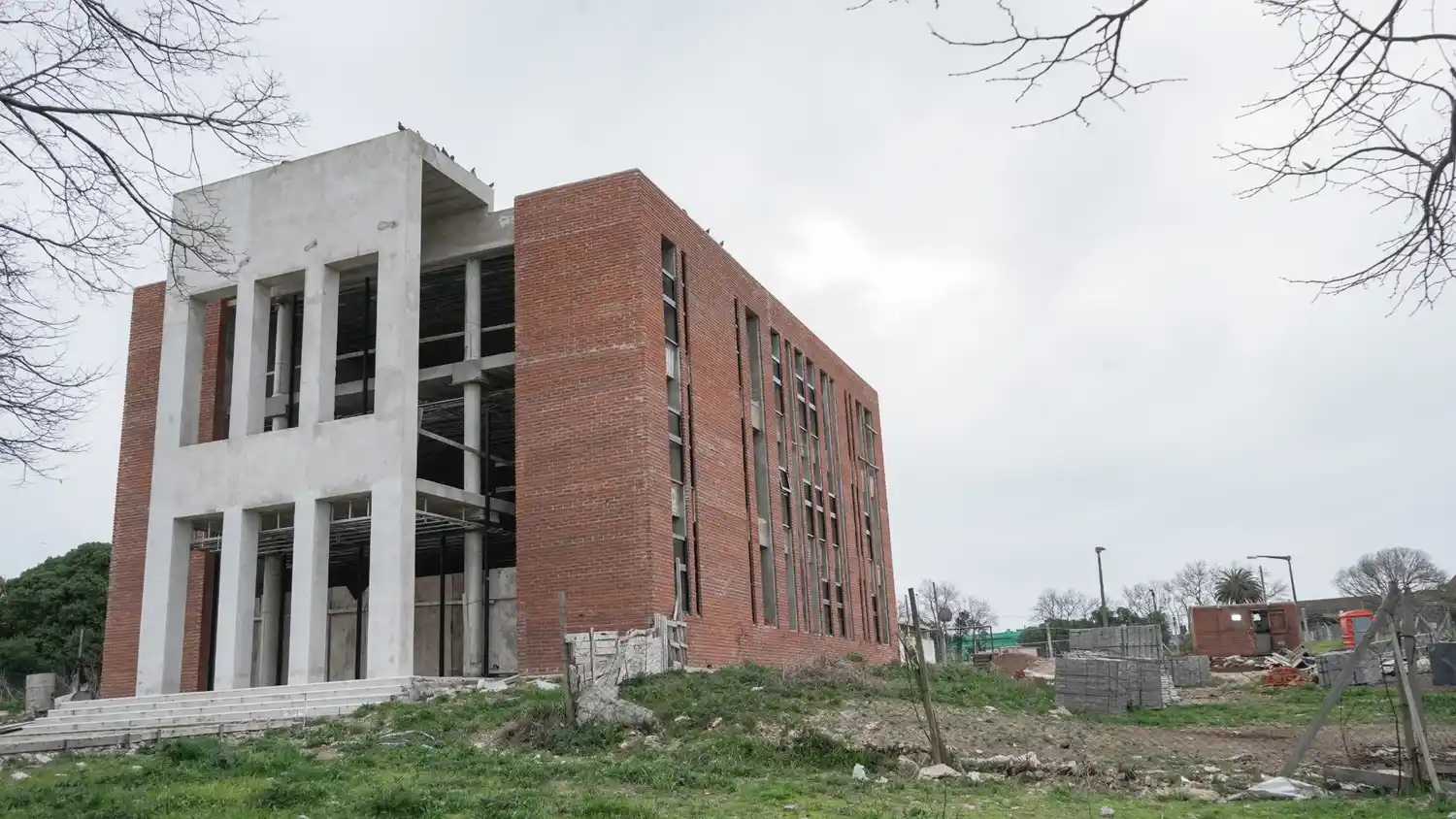 Casa de la Provincia. Avanza la construcción sobre la avenida 58 entre 43 y 47
