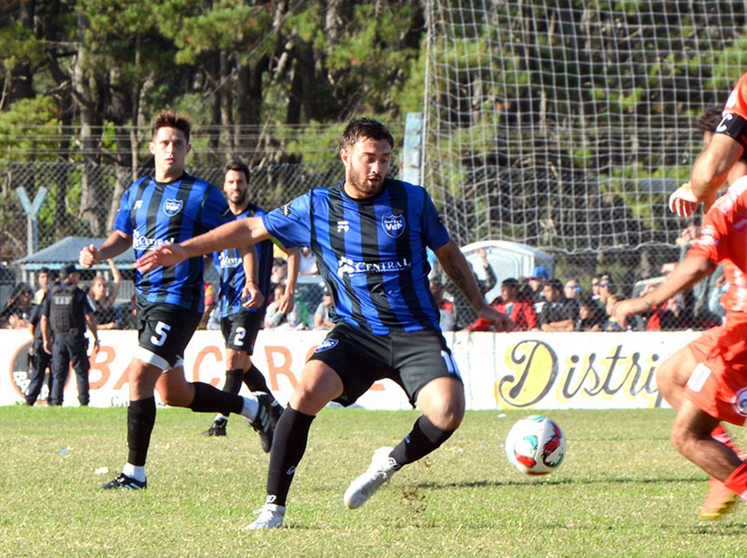 Ganaron Gimnasia y Villa Díaz Vélez. Hoy Rivadavia vs Villa del Parque