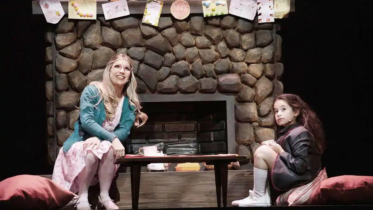 Las salas teatrales buscan convertirse en refugios frente a la crisis