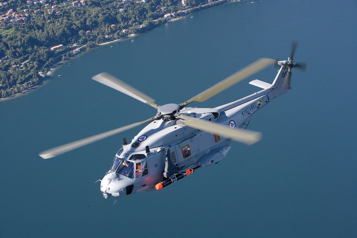 Airbus y Kongsberg firmaron un acuerdo de colaboración para dar apoyo a la flota de NH90 noruegos