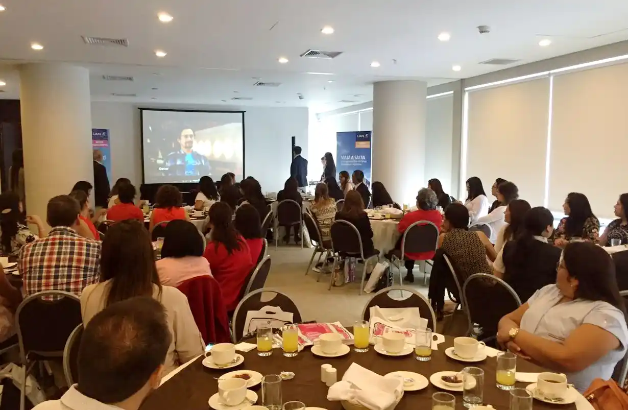 Más vuelos: Rosario presentó su oferta turística en Lima