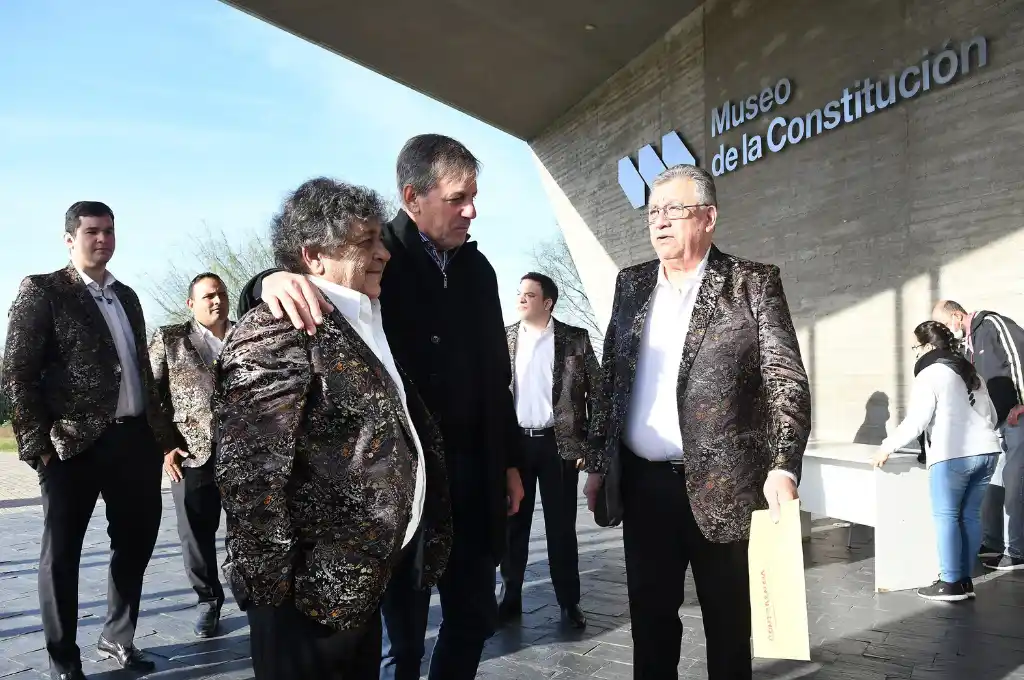 Los Palmeras presentaron la gira por España acompañados por Jatón