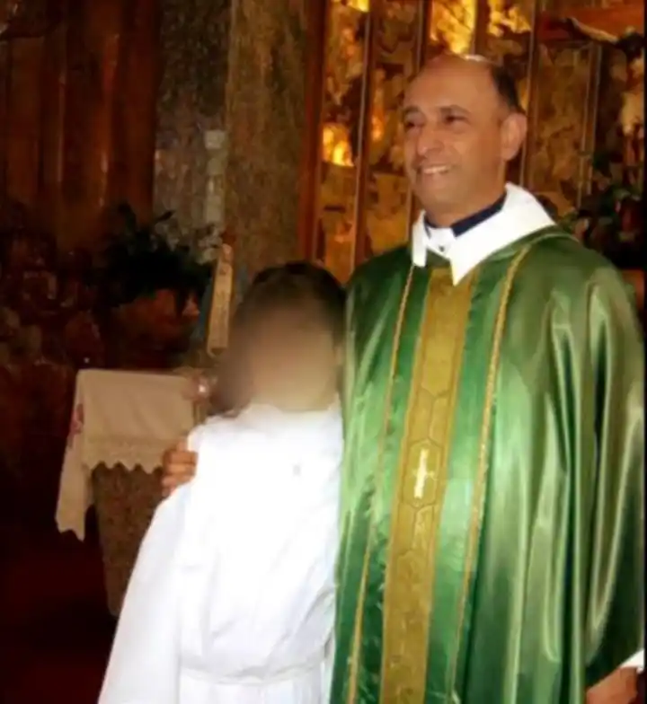 Renunció el cura denunciado por abusar de dos nenas