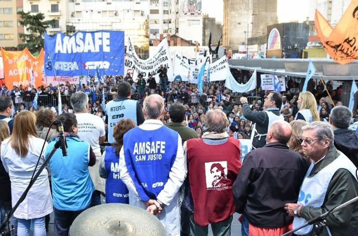 Contundente rechazo docente a los premios por asistencia laboral anunciados por la provincia