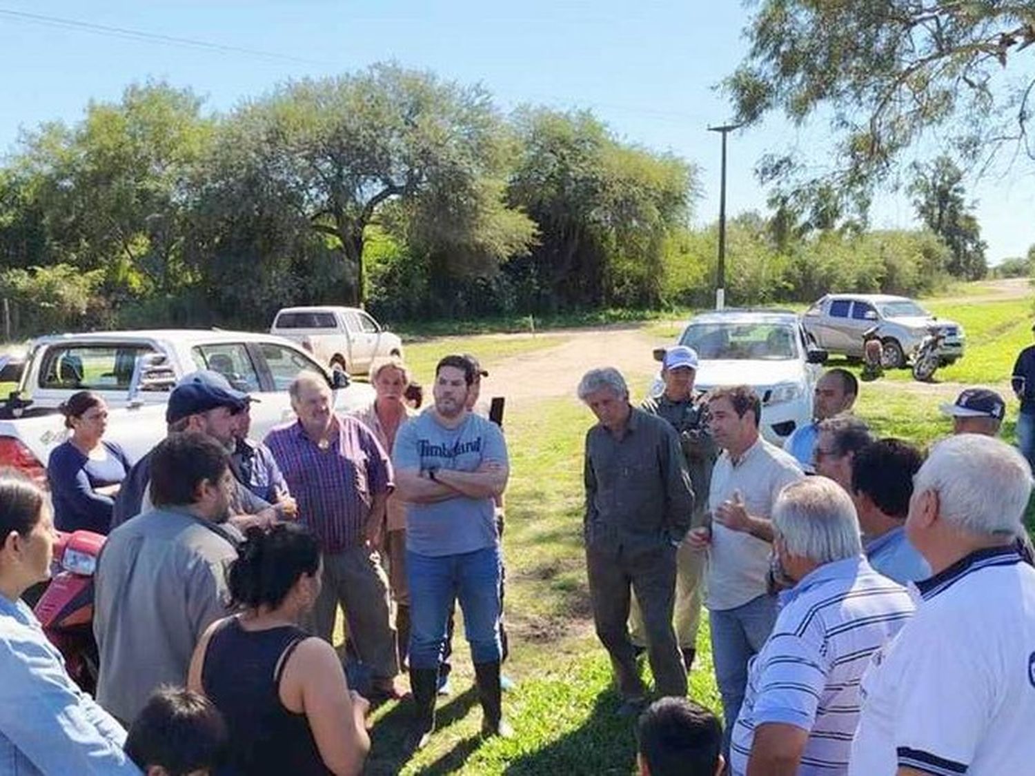 El Ministerio de la Producción coordinó con 
productores asistencia y drenaje por anegamientos