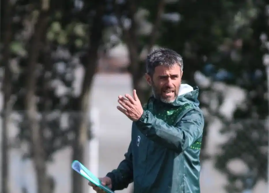 Vaccari, DT de Defensa.