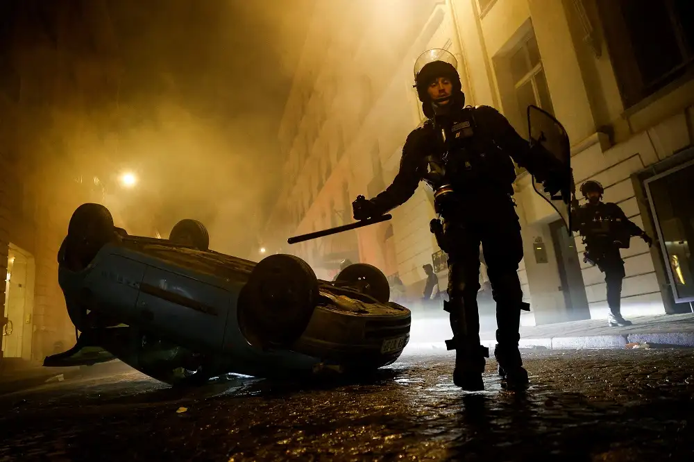 Los enfrentamientos y desmanes volvieron a sacudir a Francia.