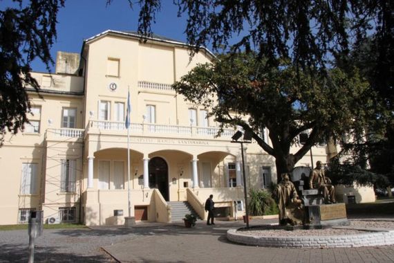 Continúa en terapia intensiva el hombre que recibió un disparo
