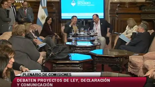 El blooper de De Angeli: confundió al secretario de Agricultura con Ricky Martin