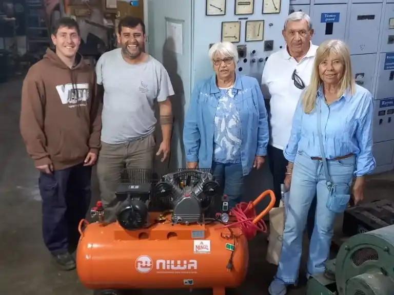 donación compresor para el área de mantenimiento Hospital