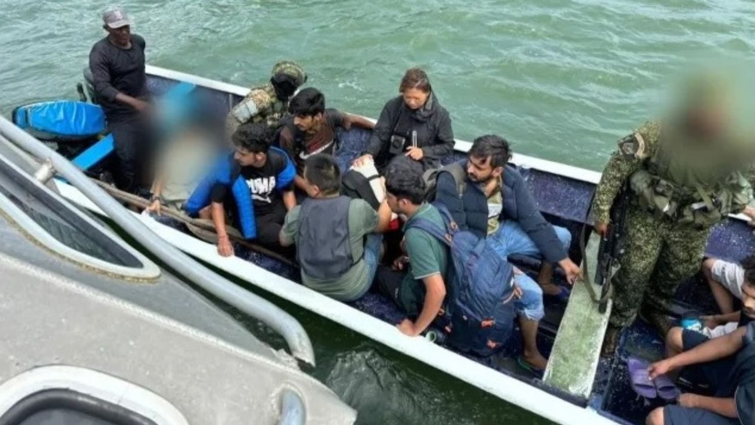 Armada colombiana rescató a 28 migrantes, entre ellos venezolanos, en aguas del Pacífico